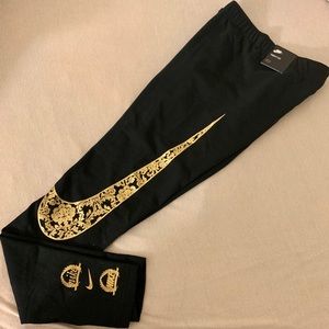 New Nike Leggings - Black and Gold